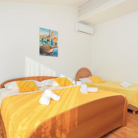 Apartments And Rooms With Parking Space Kastel Stafilic, Kastela - 18673 部屋 写真