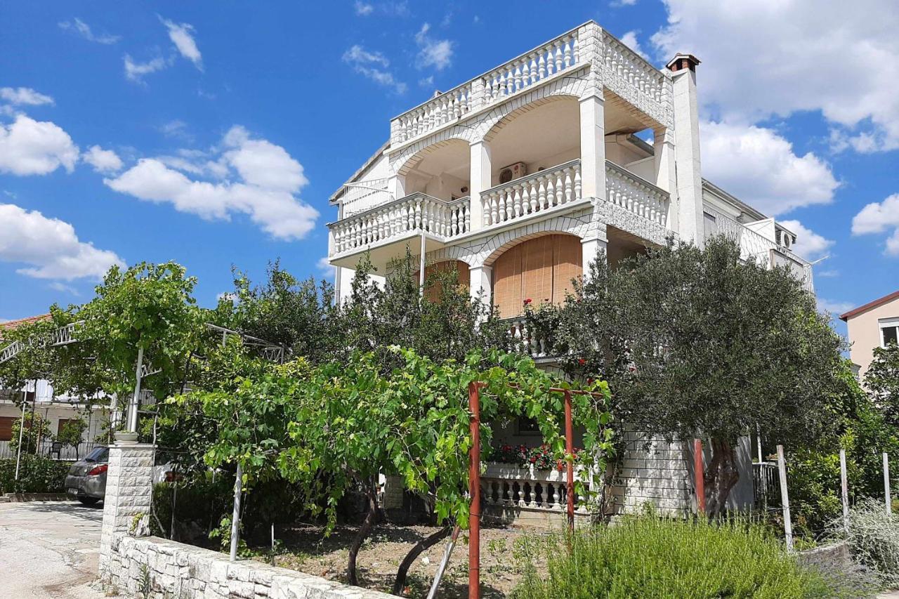 Apartments And Rooms With Parking Space Kastel Stafilic, Kastela - 18673 エクステリア 写真