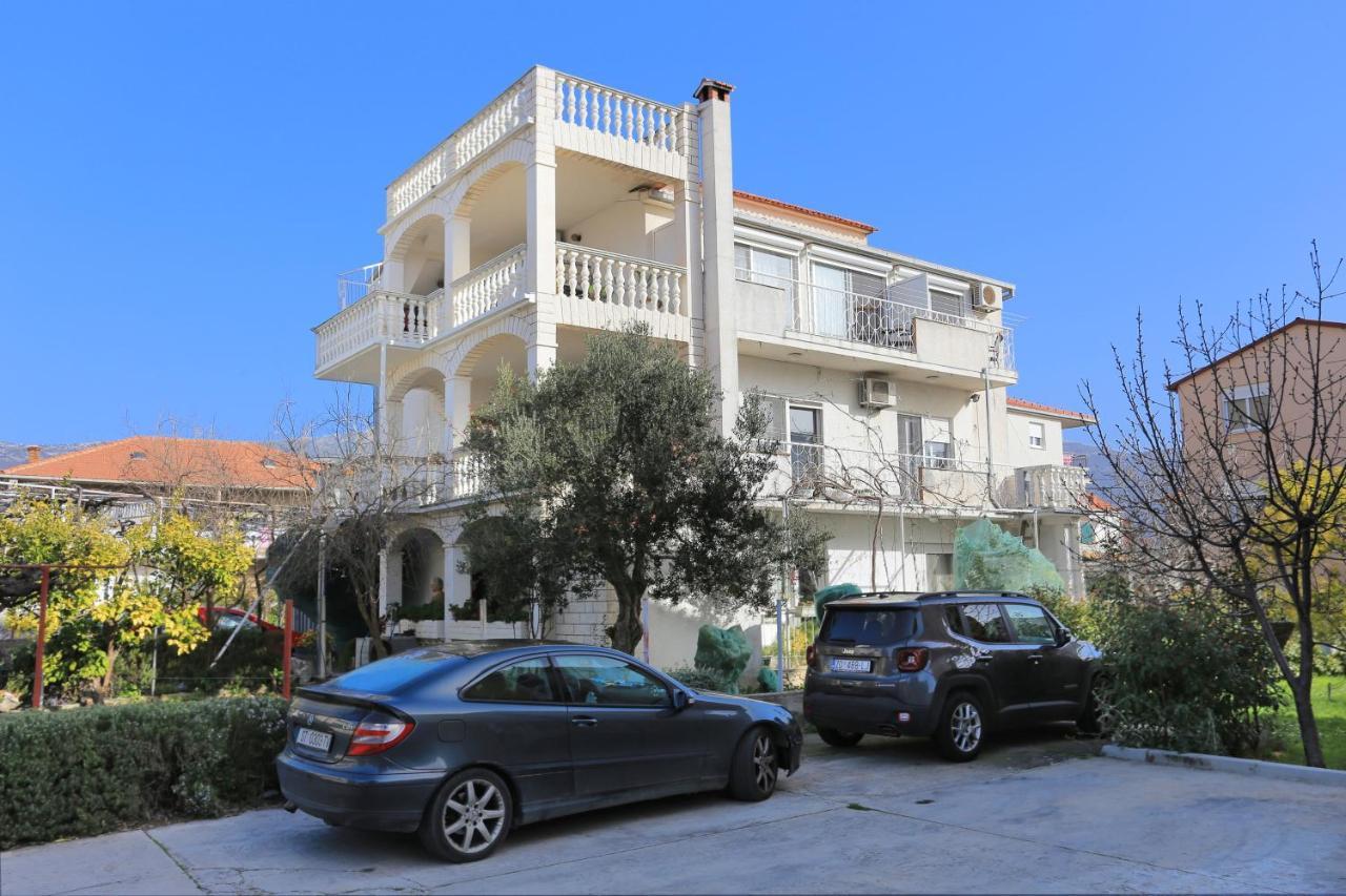 Apartments And Rooms With Parking Space Kastel Stafilic, Kastela - 18673 エクステリア 写真
