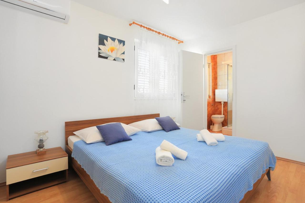 Apartments And Rooms With Parking Space Kastel Stafilic, Kastela - 18673 エクステリア 写真