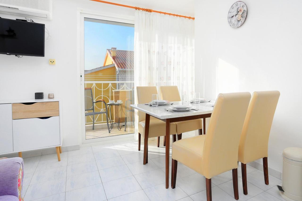 Apartments And Rooms With Parking Space Kastel Stafilic, Kastela - 18673 エクステリア 写真