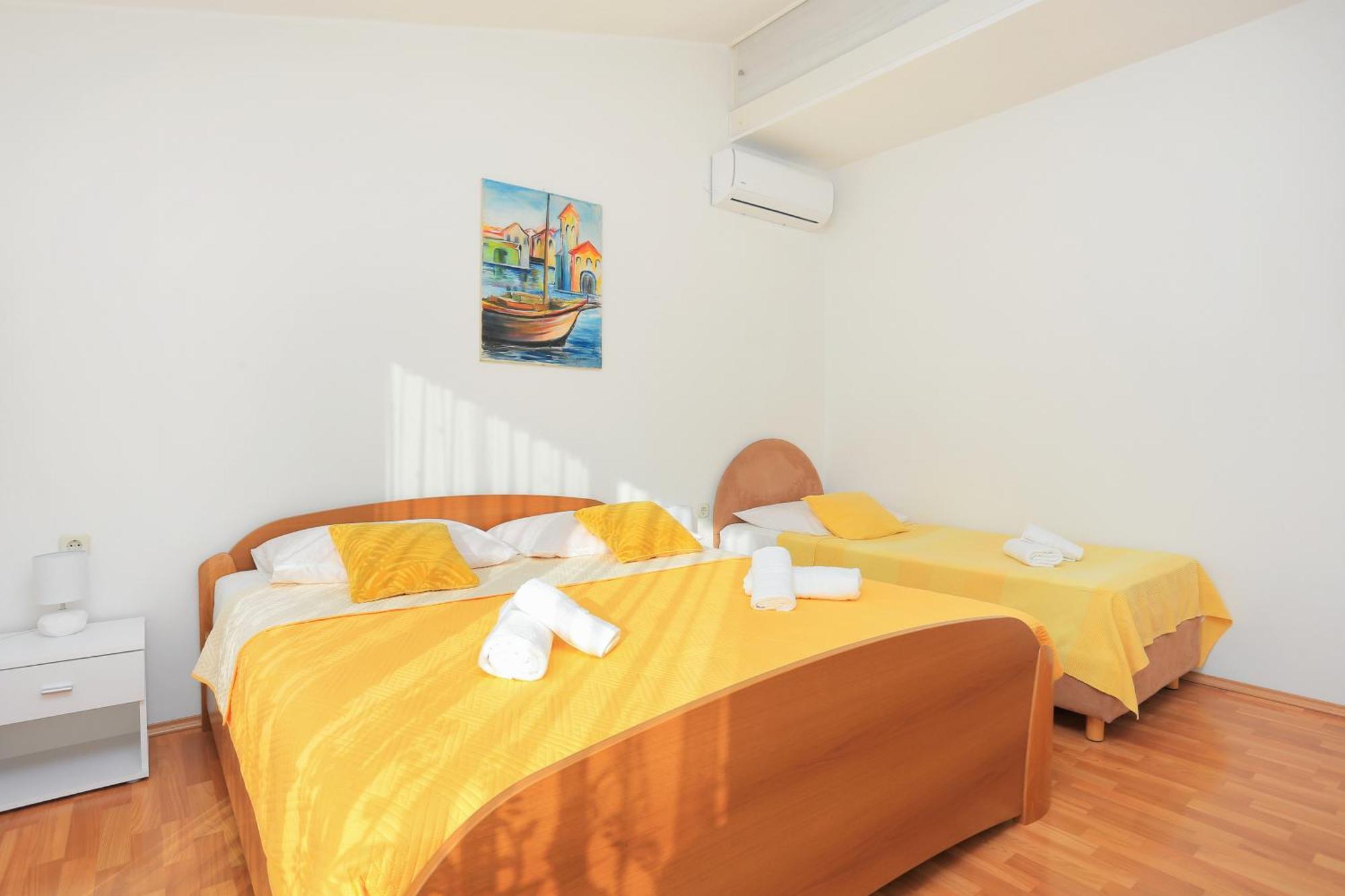 Apartments And Rooms With Parking Space Kastel Stafilic, Kastela - 18673 部屋 写真