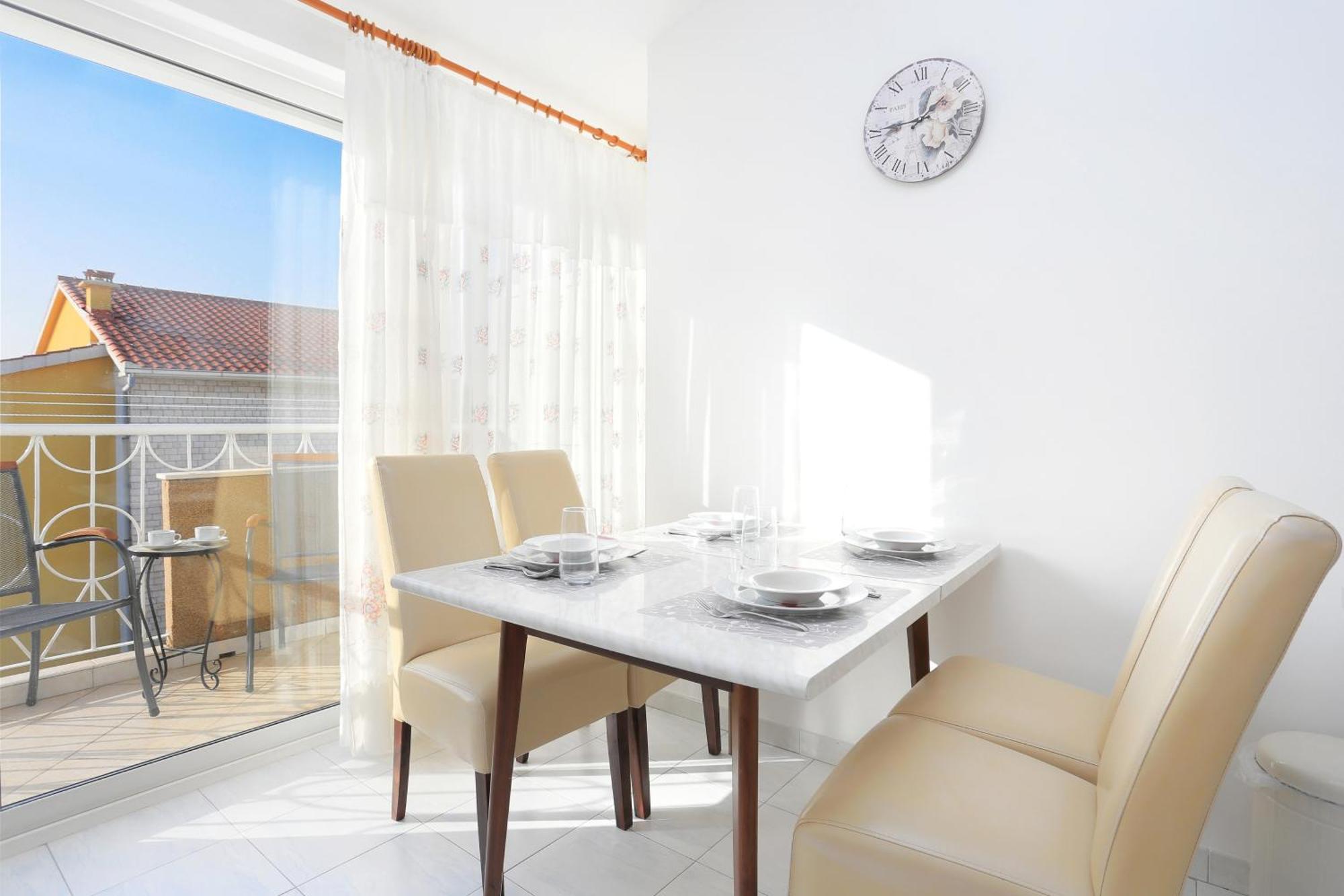 Apartments And Rooms With Parking Space Kastel Stafilic, Kastela - 18673 部屋 写真