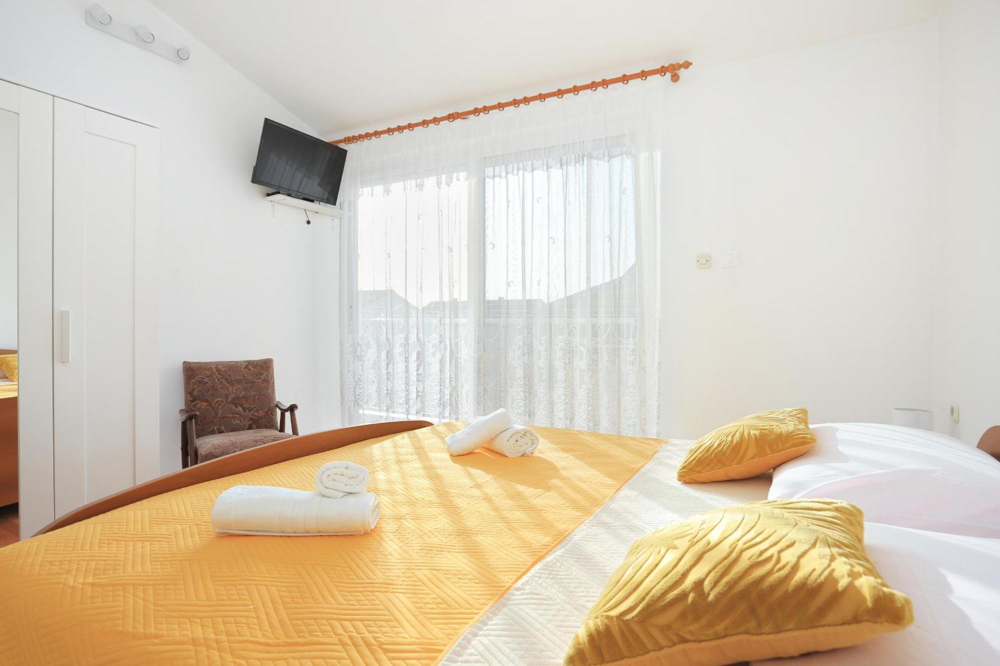 Apartments And Rooms With Parking Space Kastel Stafilic, Kastela - 18673 部屋 写真